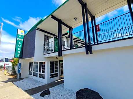 All Seasons Lodge