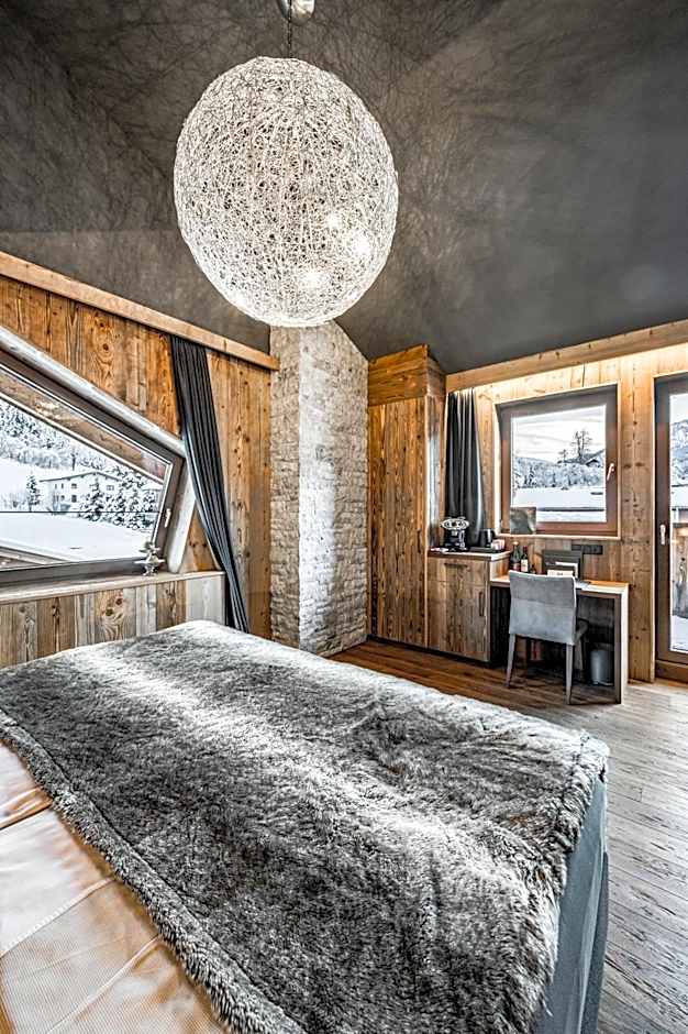 ALMMONTE SENSUM SUITES - Funky Living Hotel
