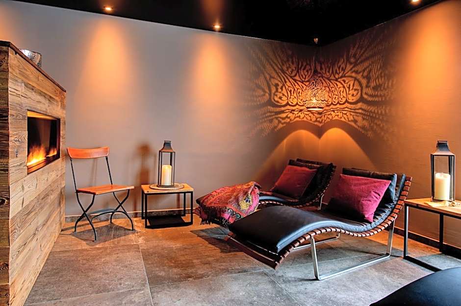 22 Summits Apartments