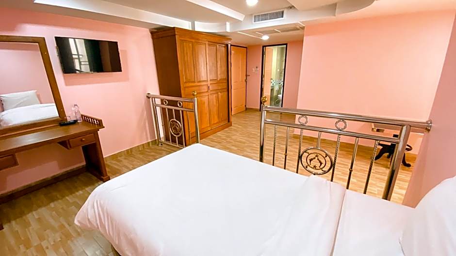 A.A. Pattaya Golden Beach Hotel