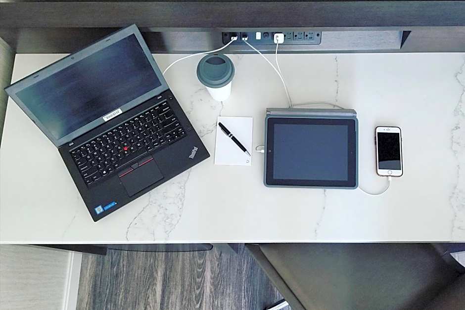 Delta Hotels by Marriott Vancouver Downtown Suites