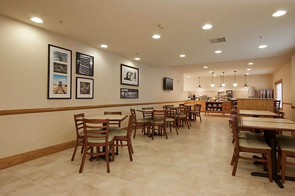 Country Inn & Suites by Radisson Davenport - Quad Cities