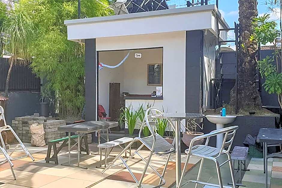 Rocky Guest House Syariah Mitra RedDoorz