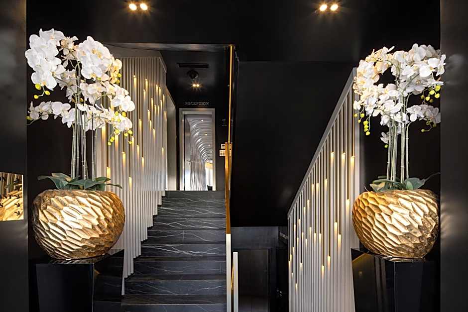Posh Residence Luxury Suites
