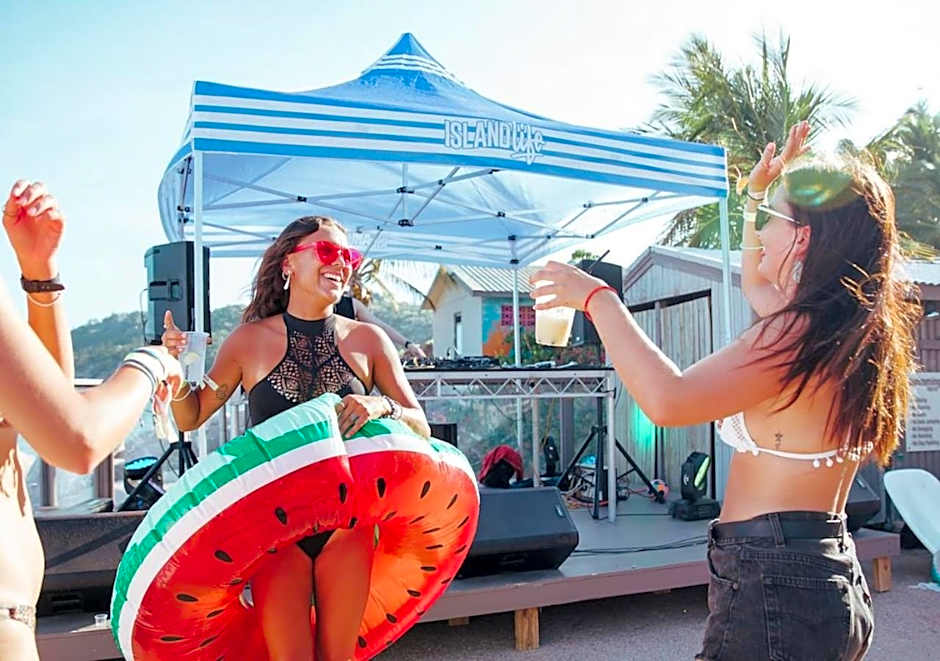 Base Backpackers Hotel Magnetic Island