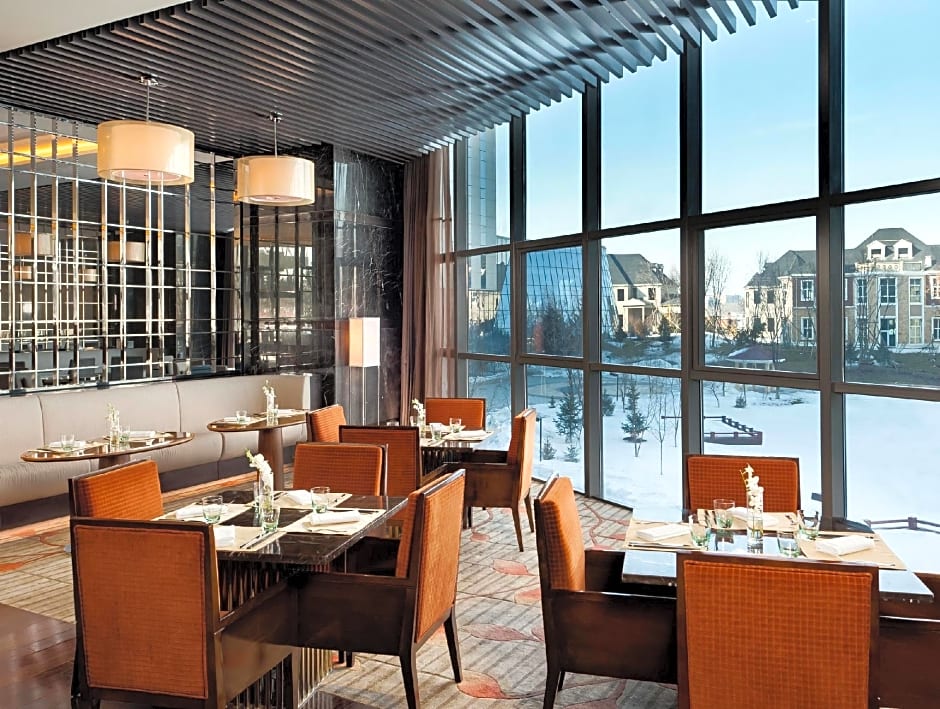 Sheraton Changchun Jingyuetan Hotel