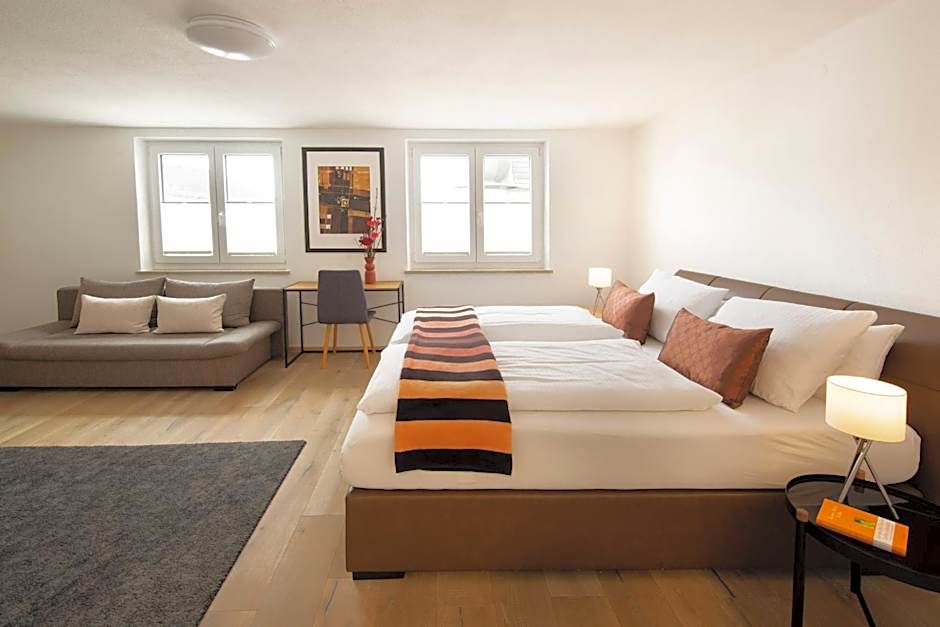Hotel & Boarding House Schlosserwirt
