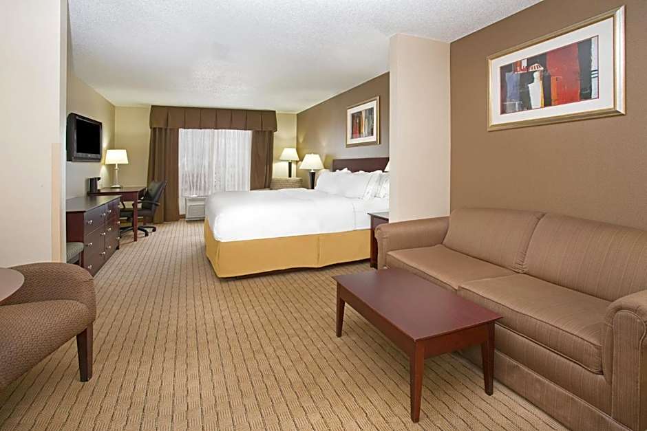 Holiday Inn Express Hotel & Suites Minot South By IHG