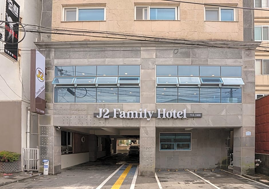 J2 Family Hotel