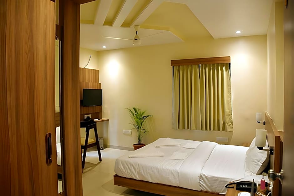 The Byke Skylark Seafront Resort, Dapoli