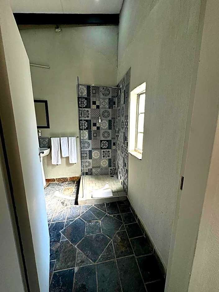 Shangri-La Country Hotel & Spa