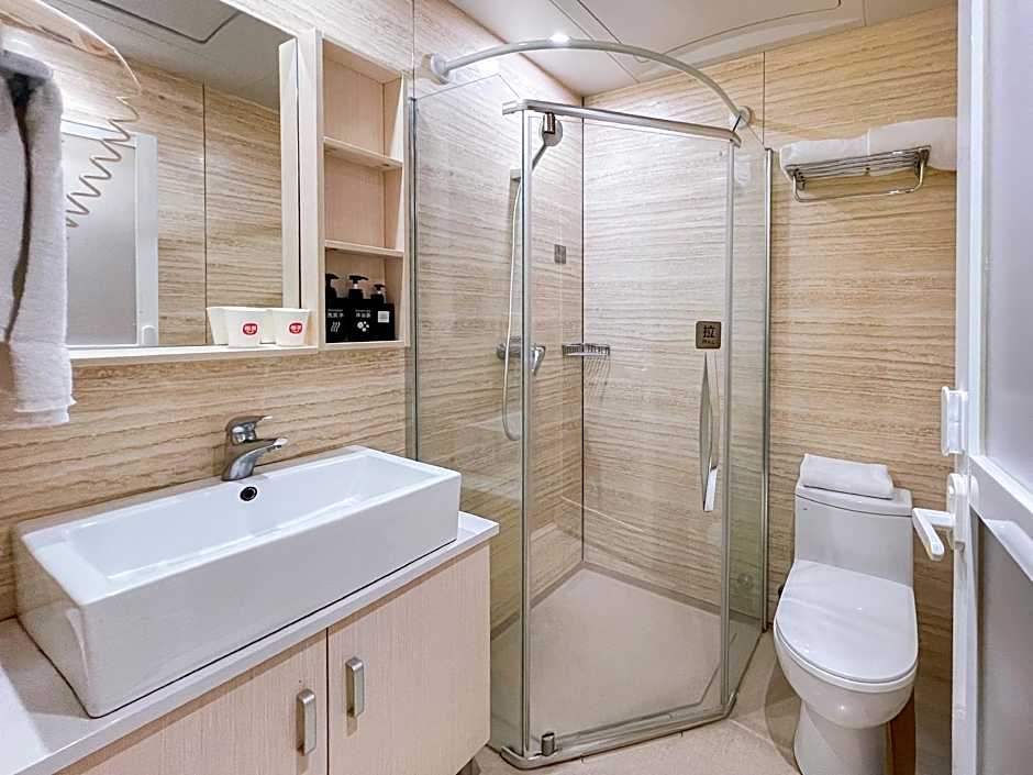 Yixuan Hotel (Shanghai Hongqiao Airport National Convention and Exhibition Center Branch) – Shanghai, DC