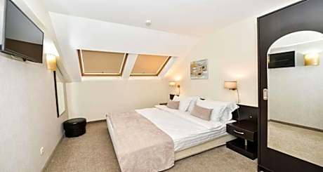 Double Room with Double Bed - Non-Smoking