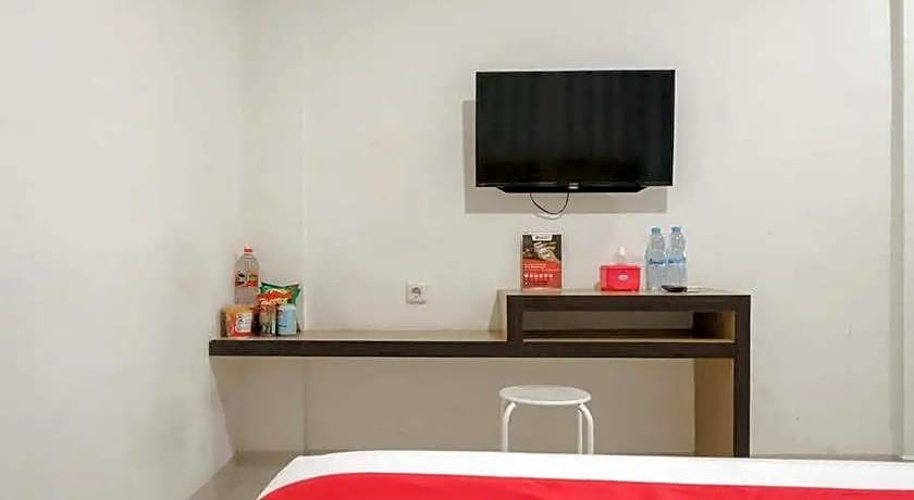 RedDoorz Plus @ Cemara Asri Medan