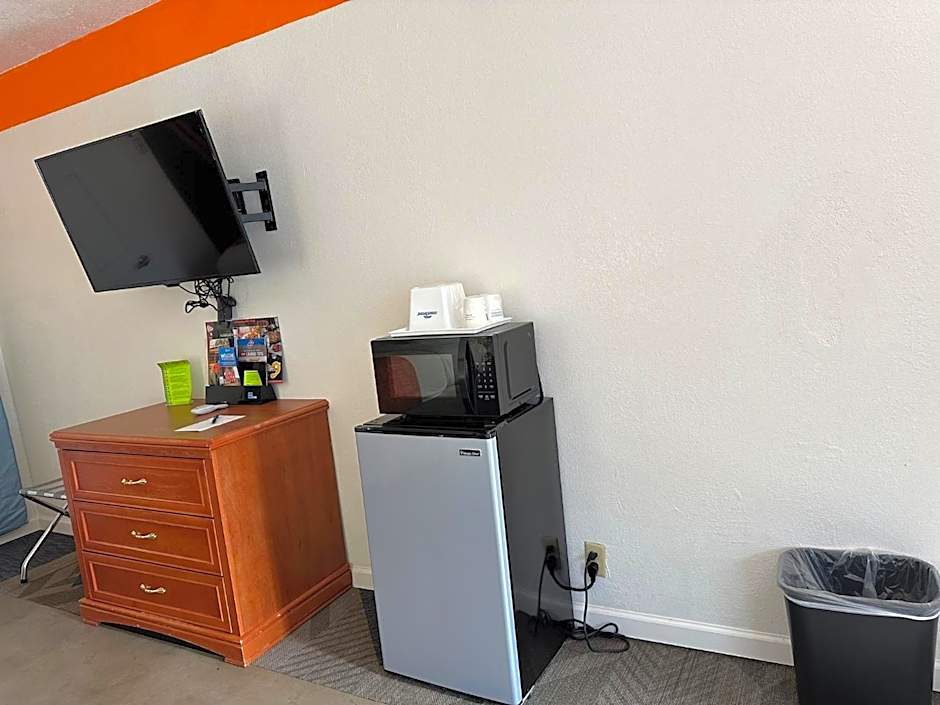 Howard Johnson by Wyndham Gallup