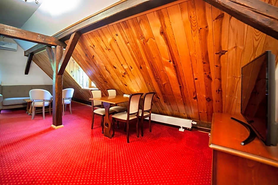 Hotel Dworek Wapionka