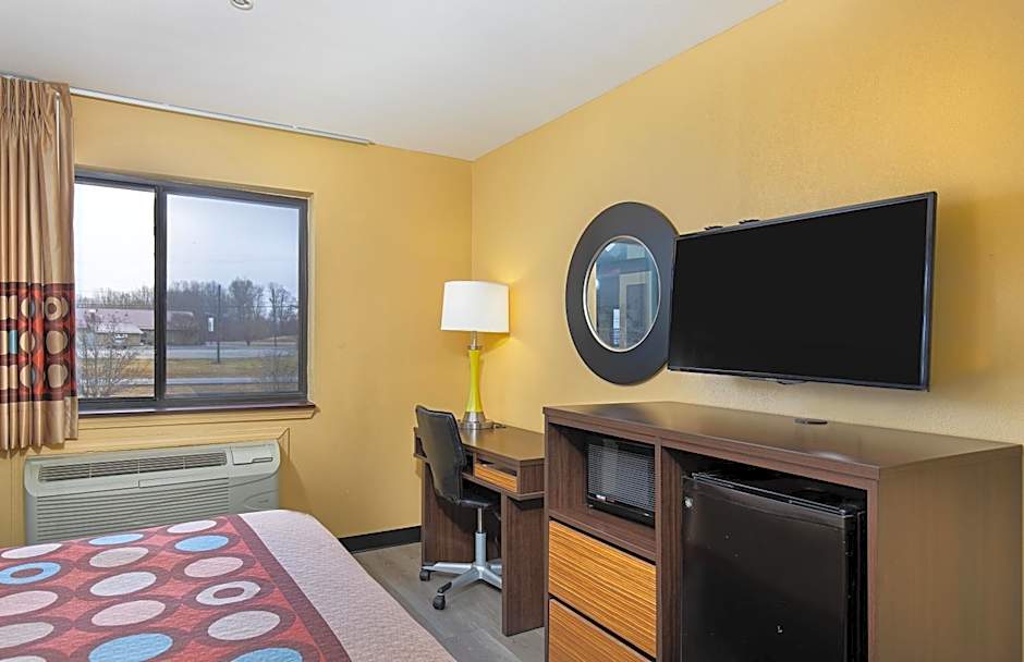 Super 8 by Wyndham Eddyville/Kuttawa