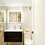 Massive 1BR w Private Patio in Upper East Side