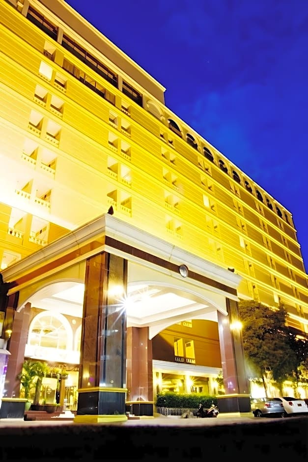 The Niran Grand Hotel