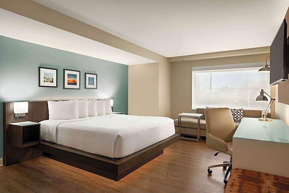 Wyndham Newport Hotel