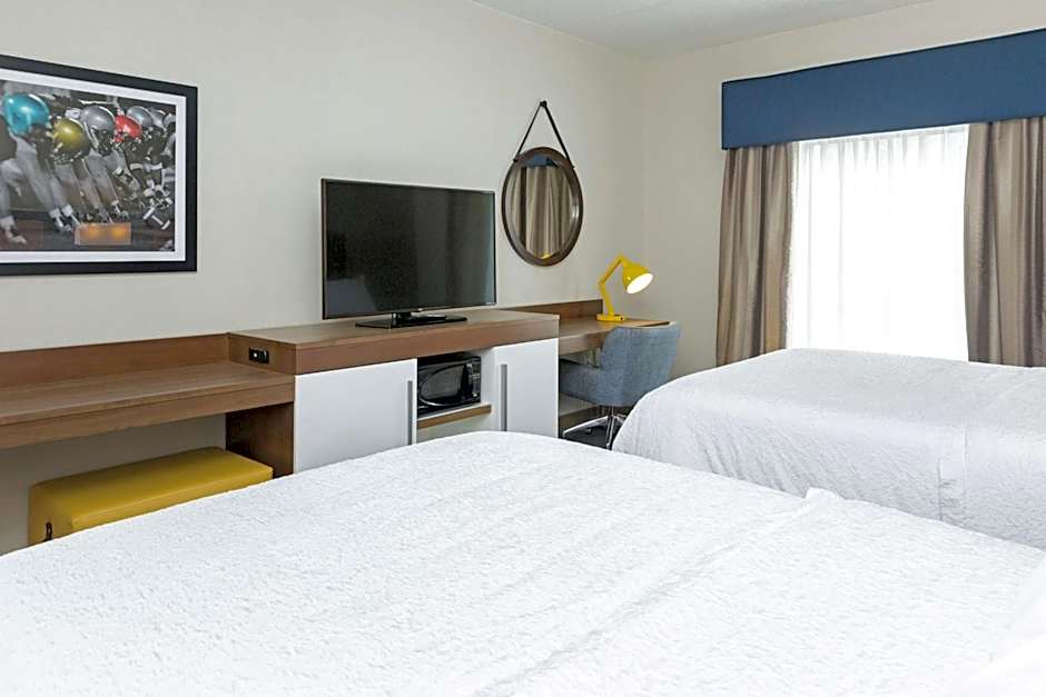 Hampton Inn By Hilton & Suites Morgantown / University Town Centre