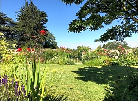 The Potting Shed, self contained, detached retreat in Shapwick village