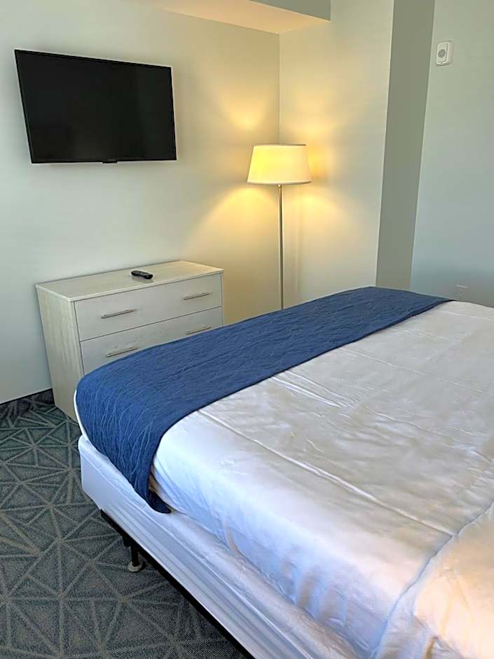 The Admiral Hotel/Motel