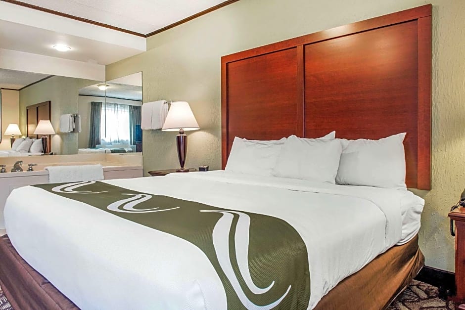 Quality Inn & Suites Zanesville City Center