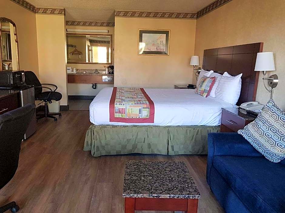 Travelodge by Wyndham Costa Mesa Newport Beach Hacienda