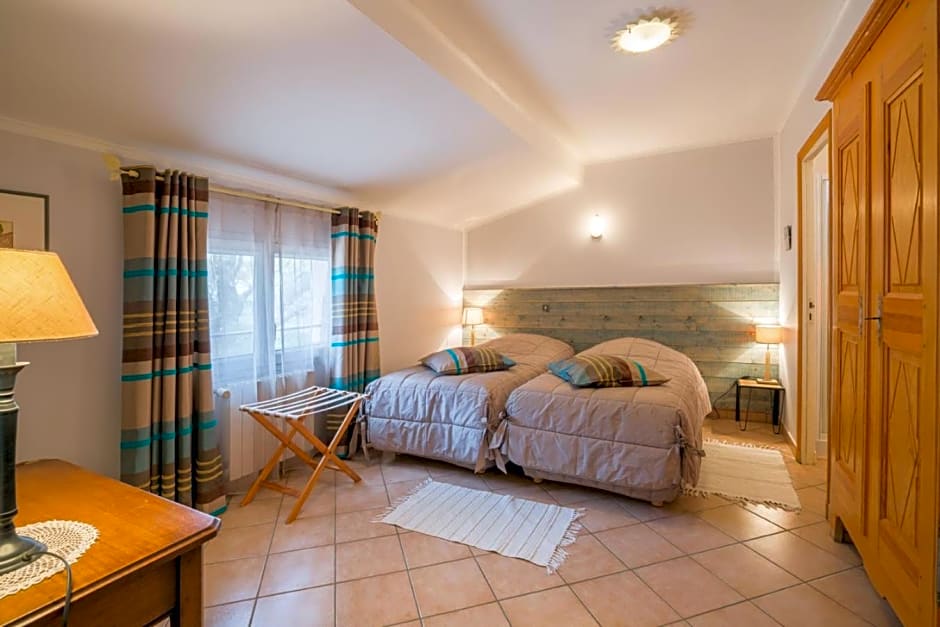 Gîte de groupe 15 à 19p, parc, salle de réception - CHAMBRES D'HOTES en semaine