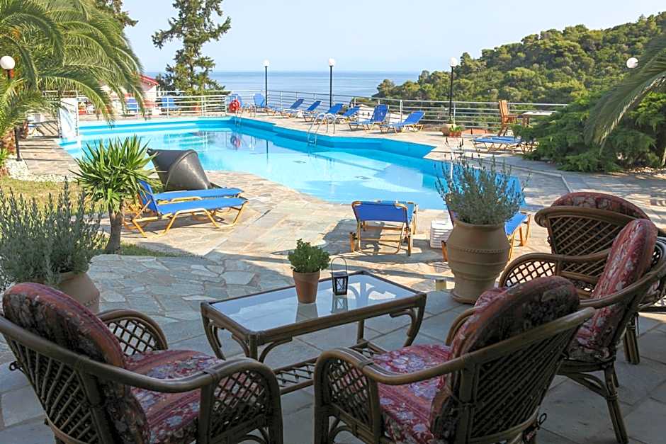 Stafylos Suites & Boutique hotel