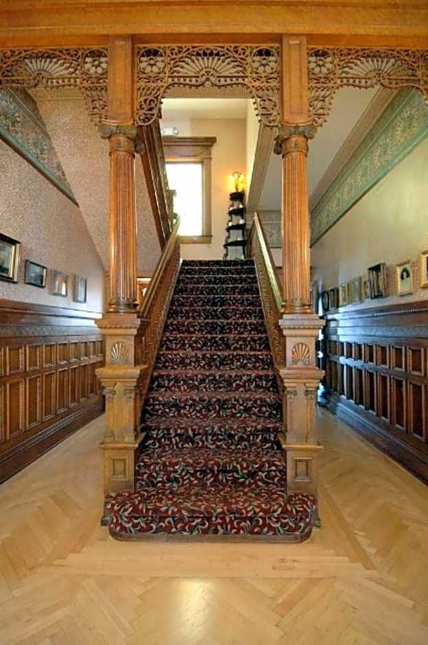Amsterdam s Curry Mansion Inn