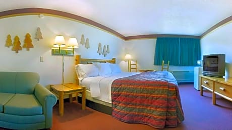 1 Queen Bed-1 Double Bed-Poolview-Nonsmoking- Free Wifi-Microwave-Microfridge-Coffeemaker-