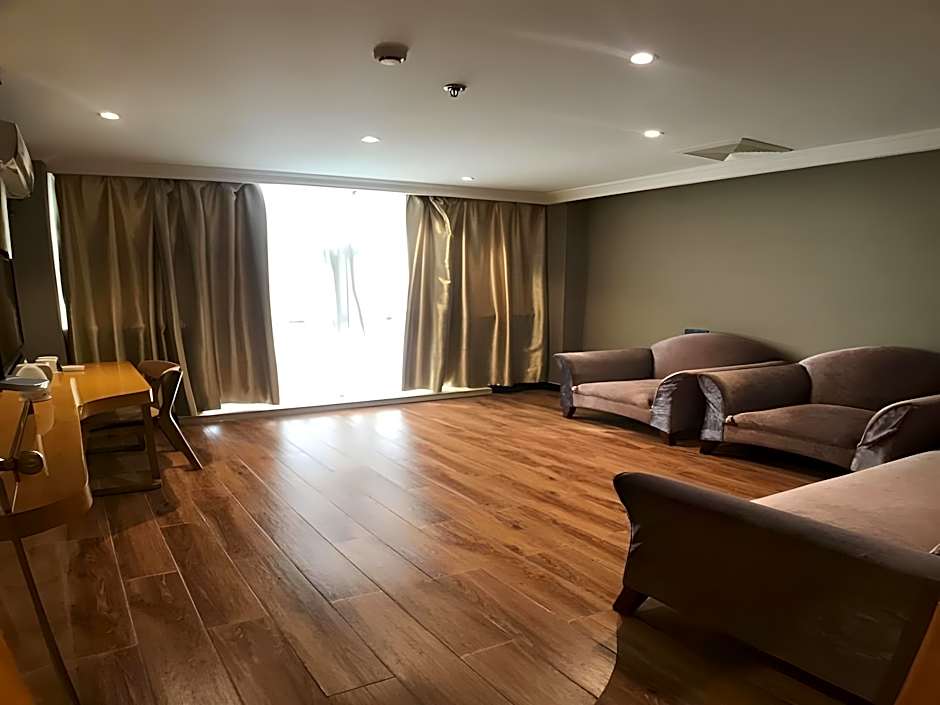 GreenTree Inn Jiangyin Zhouzhuang Shiji Avenue Business Hotel