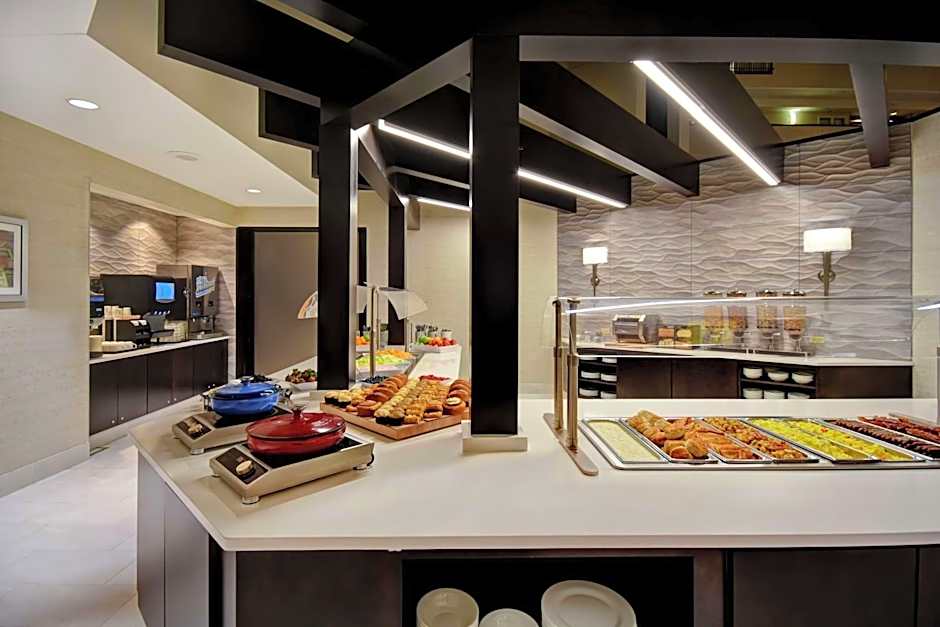 Embassy Suites By Hilton Hotel Little Rock