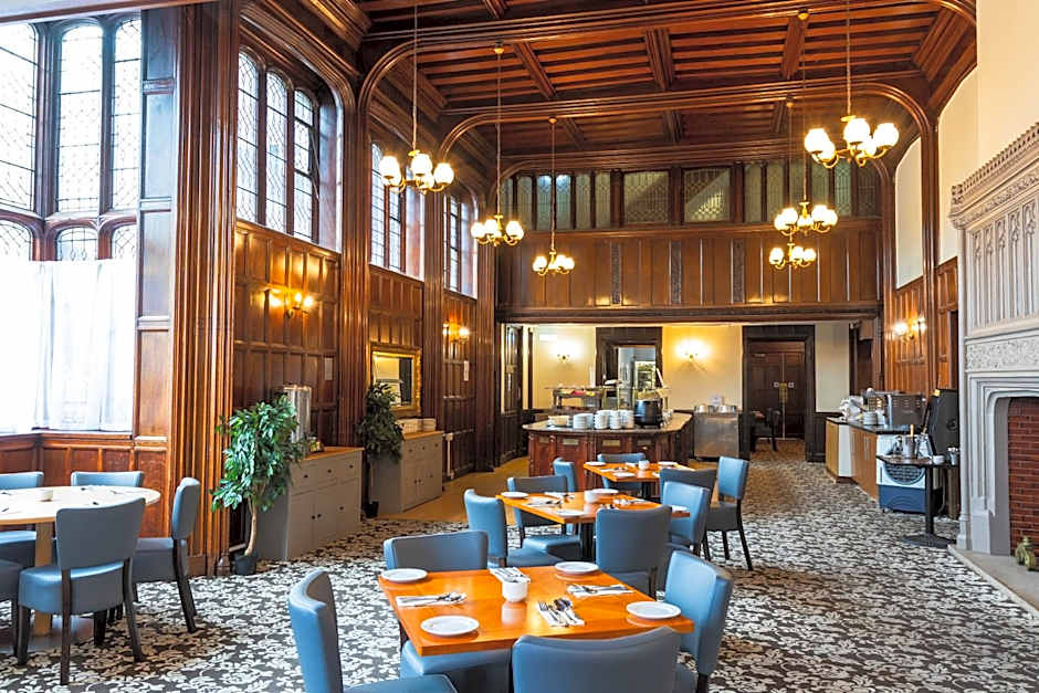 Britannia Royal Court Hotel