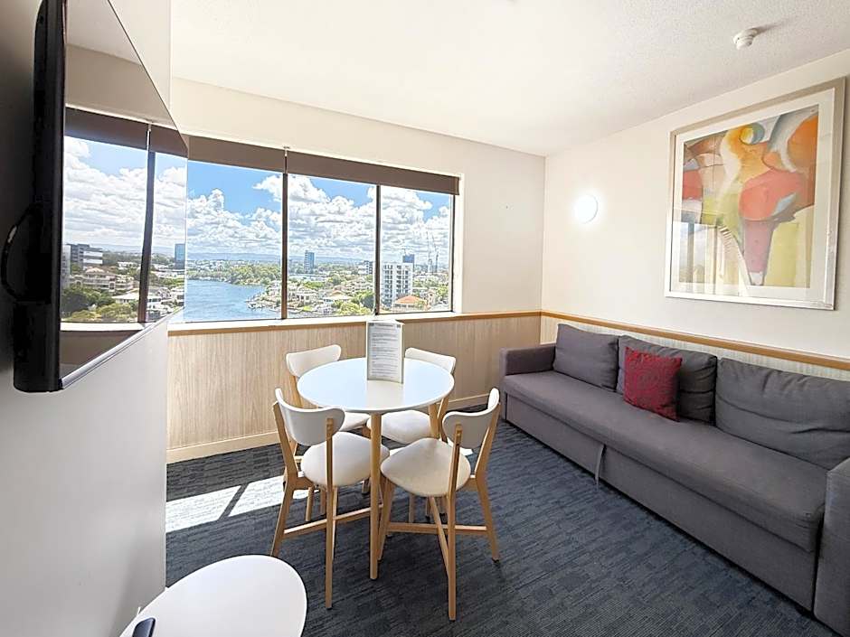 Tiki Hotel Apartments Surfers Paradise