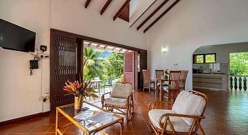 La Residence Villas & Studios