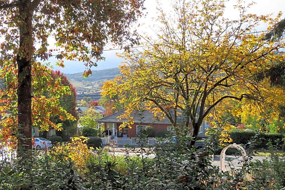 Terraluna Inn