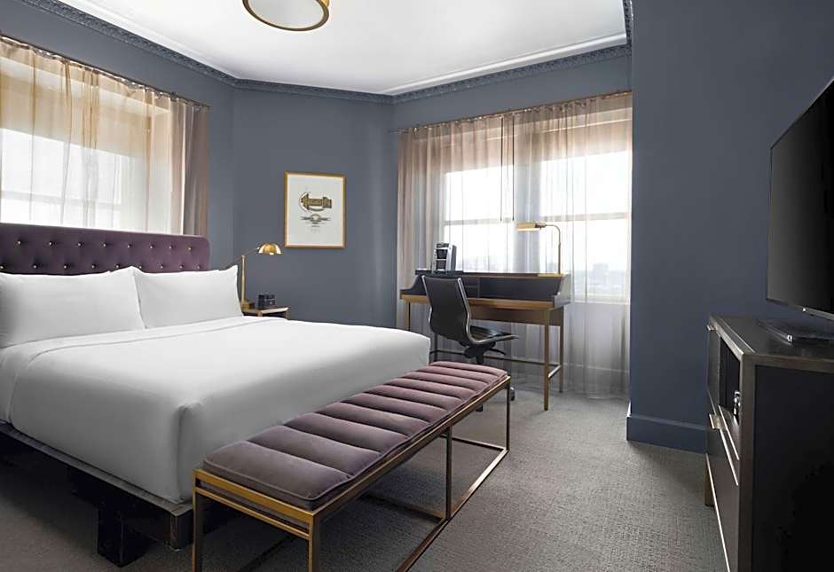 Hotel Phillips Kansas City Curio Collection by Hilton