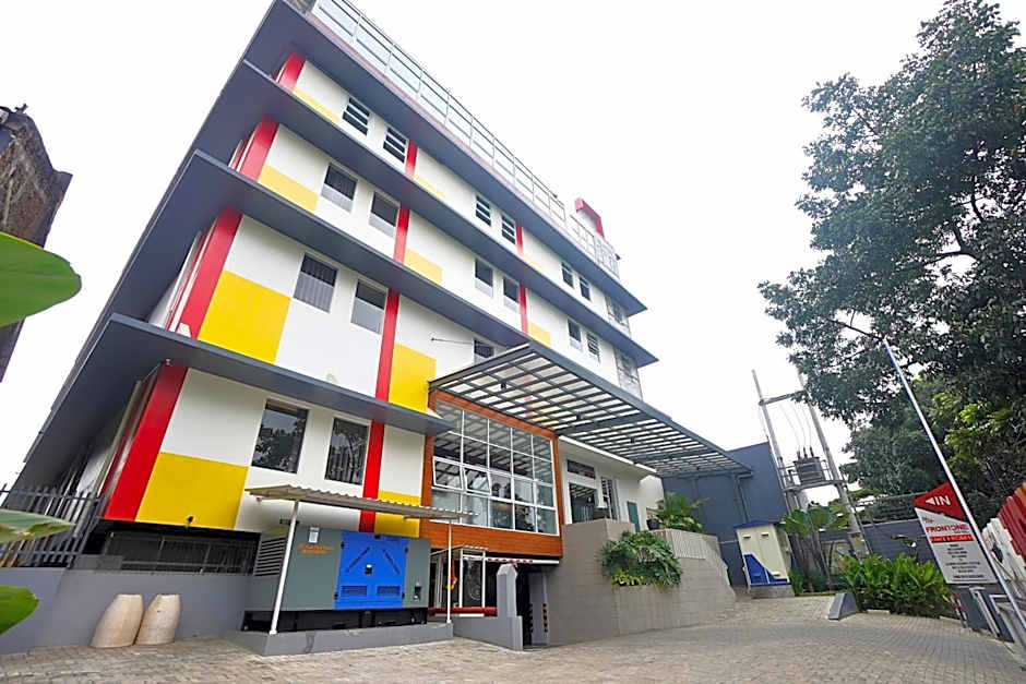 Front One Hotel Pasir Koja Bandung