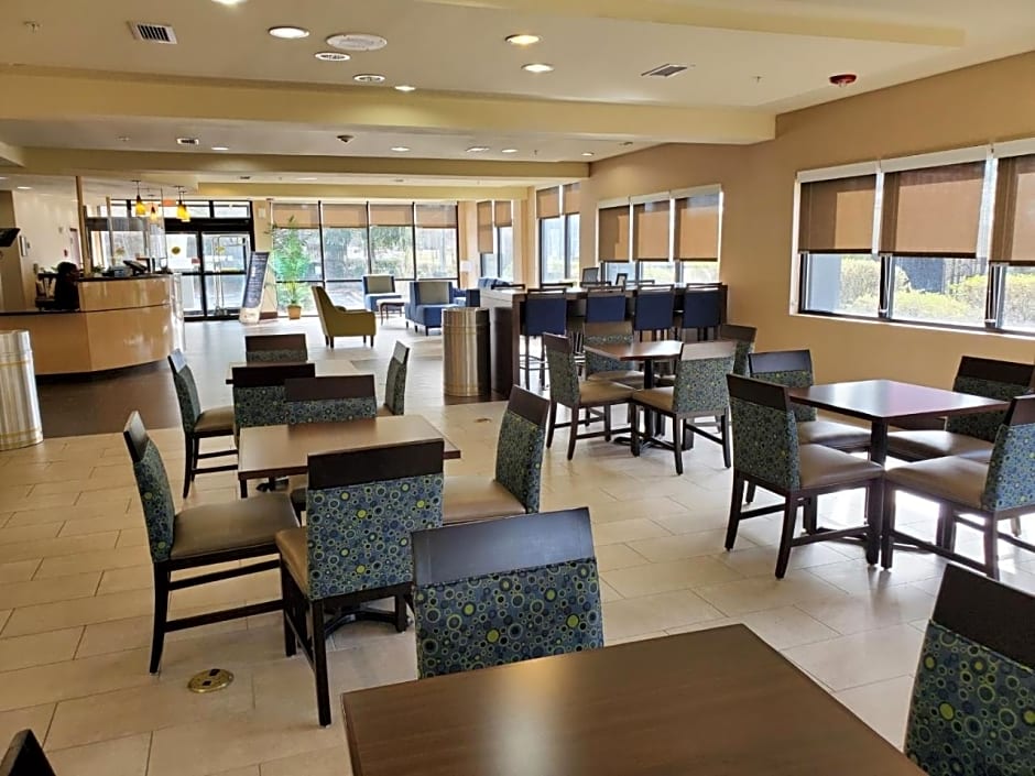 Comfort Suites Columbia Northeast - Fort Jackson