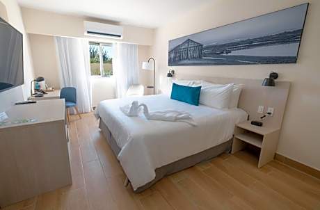 King Room with Pullout Bed, Non-Smoking