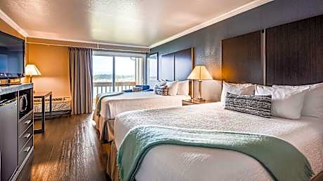 Accessibility - Pet Friendly Room, 2 Queen Beds, Balcony, Accessible By Stairs