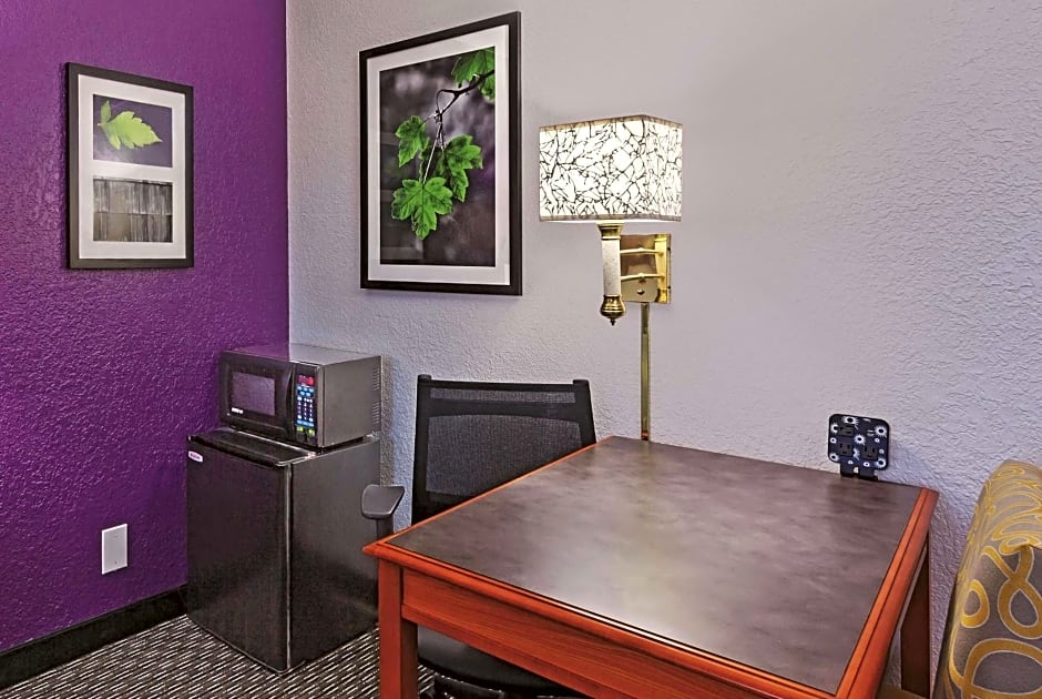 Travelodge by Wyndham Houston Cy-Fair