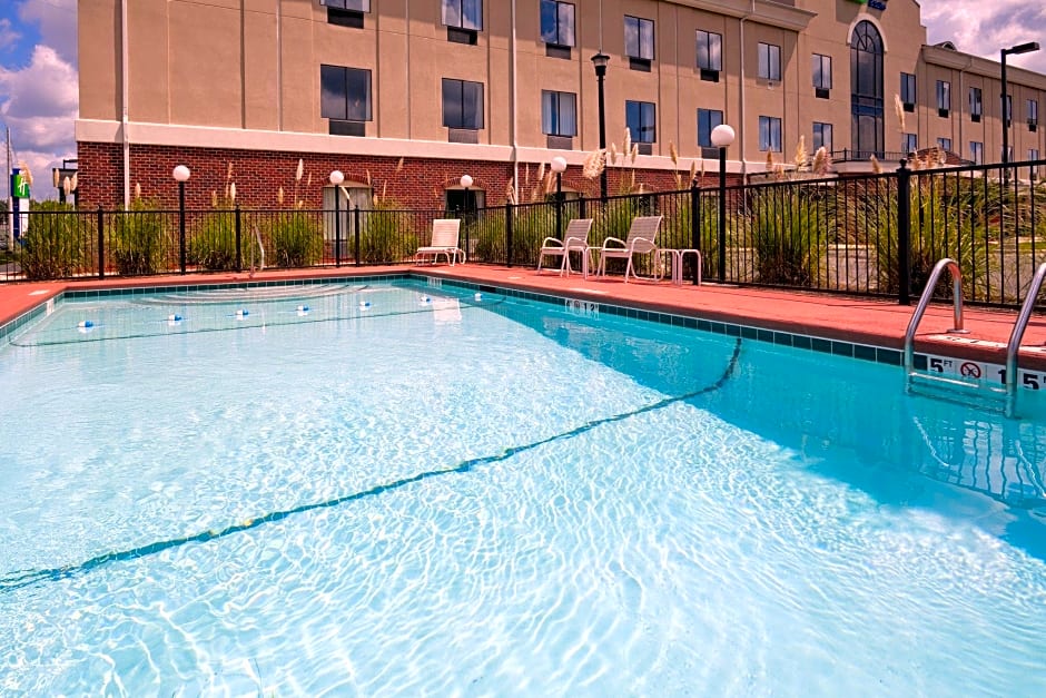 Holiday Inn Express Hotel & Suites Pell City