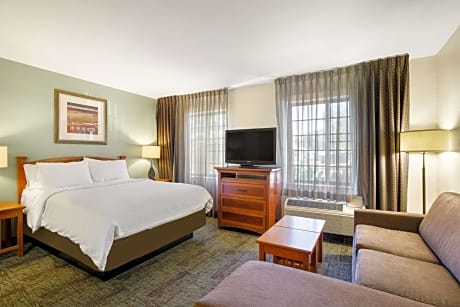 Studio Queen Suite