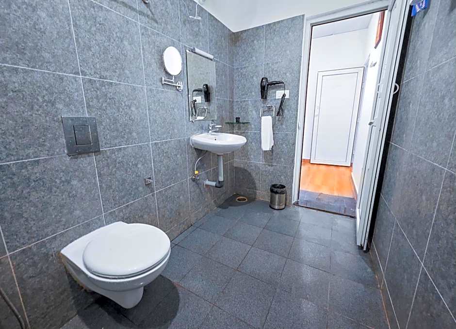 Ibex Resorts, Valparai Mistly