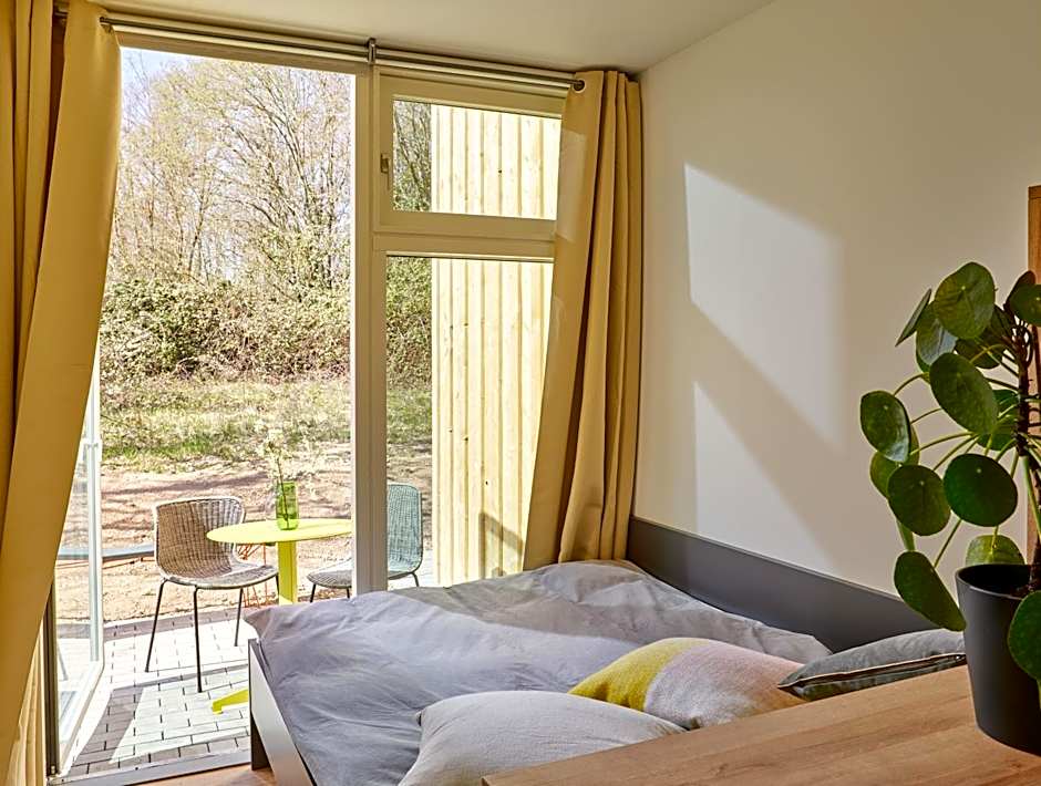 Modern ausgebauter Überseecontainer als Tiny House