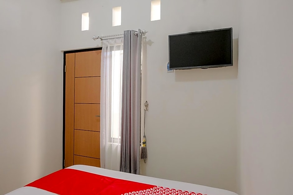 OYO 2798 Semeru Residence Syariah